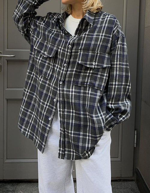 Load image into Gallery viewer, Pocketed Plaid Button Up Shacket
