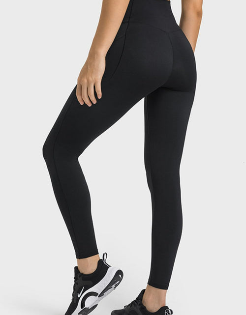 Load image into Gallery viewer, Millennia V-Waist Yoga Leggings with Pockets
