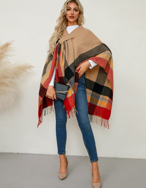 Load image into Gallery viewer, Fringe Contrast Plaid Poncho
