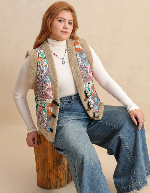 Load image into Gallery viewer, Plus Size Printed Sherpa Vest Coat
