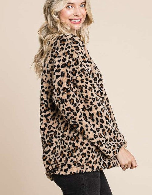 Load image into Gallery viewer, Culture Code Leopard Faux Fur Round Neck Top
