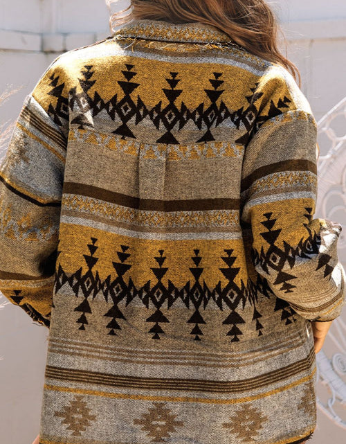 Load image into Gallery viewer, Pocketed Geometric Collared Neck Jacket
