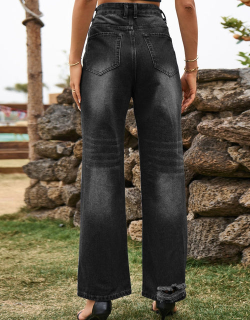 Load image into Gallery viewer, Distressed Jeans with Pockets

