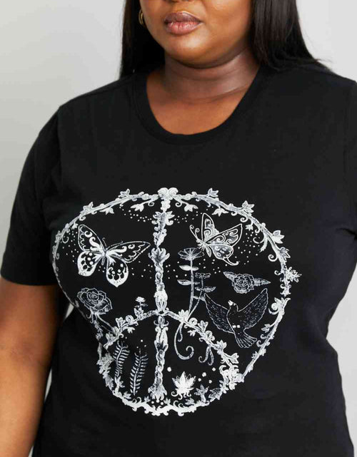 Load image into Gallery viewer, mineB Full Size Butterfly Graphic Tee Shirt

