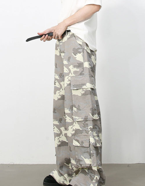 Load image into Gallery viewer, Men's Camouflage Wide Leg Cargo Jeans
