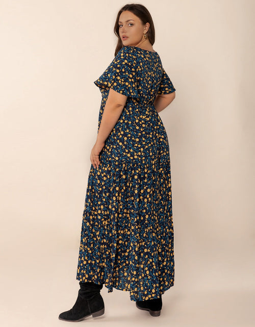 Load image into Gallery viewer, Plus Size Printed Short Sleeve Slit Tiered Maxi Dress
