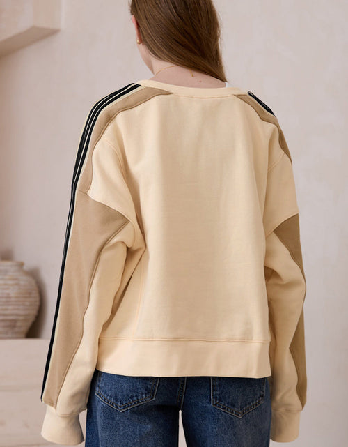 Load image into Gallery viewer, Contrast Round Neck Long Sleeve Sweatshirt
