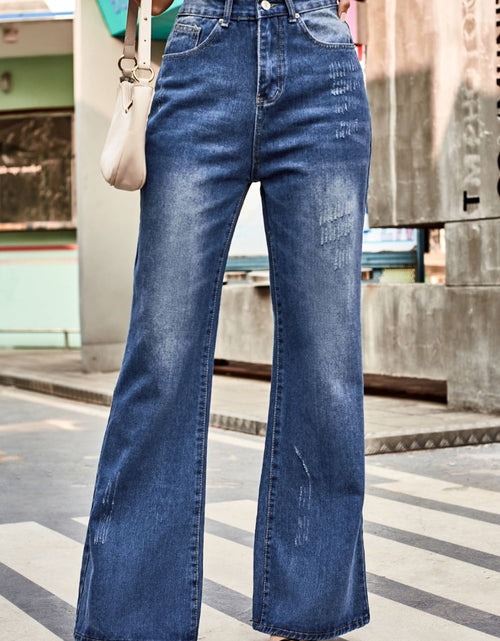 Load image into Gallery viewer, Buttoned Loose Fit Jeans with Pockets
