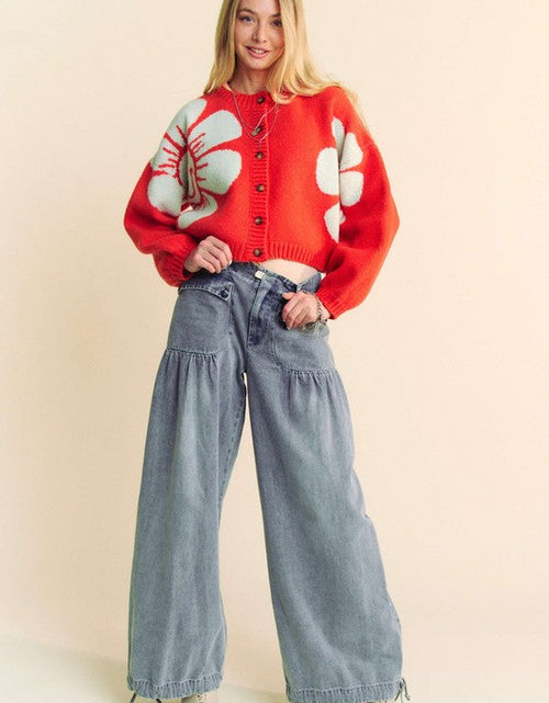 Load image into Gallery viewer, Davi &amp; Dani Flower Contrast Round Neck Long Sleeve Cardigan
