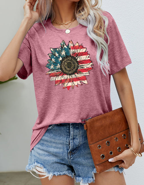 Load image into Gallery viewer, US Flag Flower Graphic Tee
