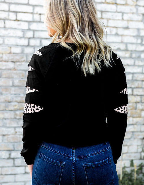 Load image into Gallery viewer, Graphic Leopard Patch Sweatshirt
