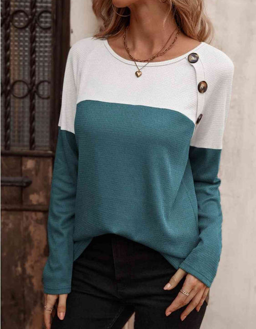 Load image into Gallery viewer, Contrast Round Neck Long Sleeve T-Shirt
