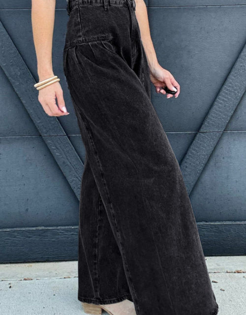 Load image into Gallery viewer, High Rise Wide Leg Jeans with Pockets
