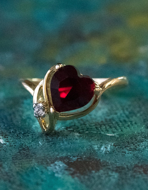 Load image into Gallery viewer, Vintage Jewelry Emerald Austrian Crystal Heart Ring 18k Yellow gold Electroplated Made in the USA by PVD Vintage Jewelry
