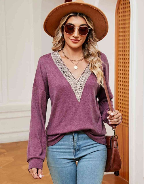 Load image into Gallery viewer, Contrast V-Neck Long Sleeve Blouse
