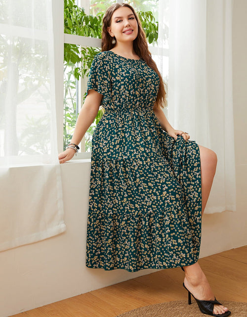 Load image into Gallery viewer, Honey Plus Size Floral Round Neck Short Sleeve Midi Dress
