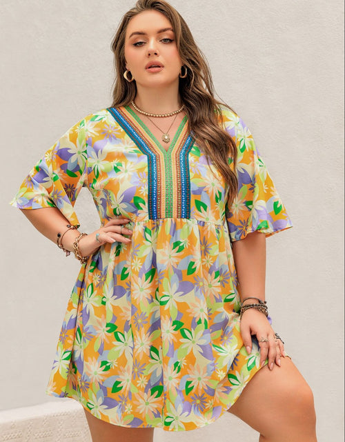 Load image into Gallery viewer, Plus Size Printed V-Neck Half Sleeve Mini Dress
