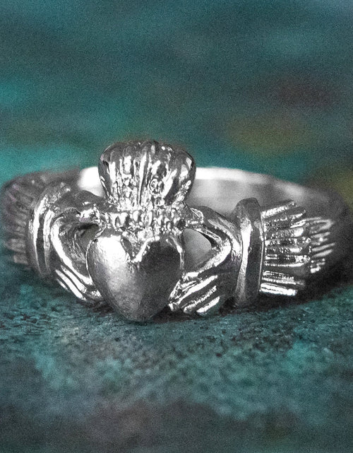 Load image into Gallery viewer, Handcrafted Vintage Ring 18k Gold Irish Claddagh Ring Antique #R1768 Antique Rings Jewelry by PVD Vintage Jewelry
