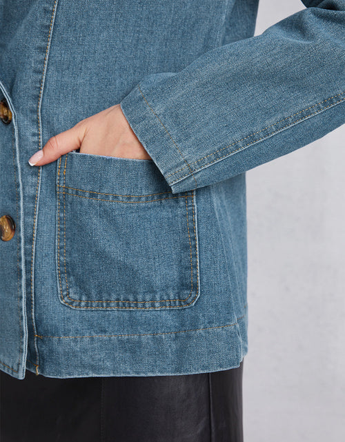 Load image into Gallery viewer, Pocketed Button Up Denim Jacket

