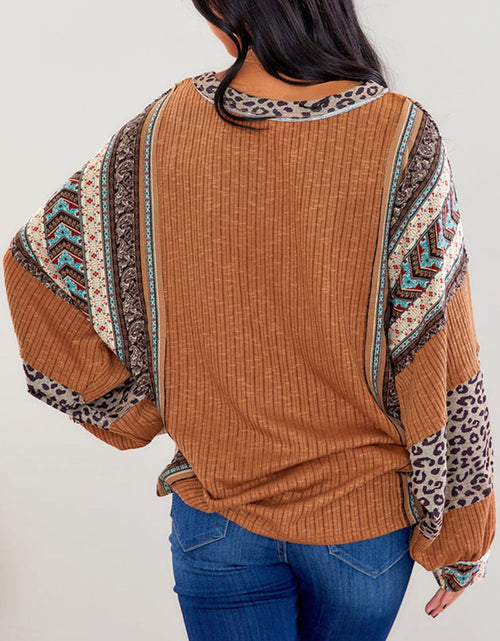 Load image into Gallery viewer, Leopard Round Neck Long Sleeve Sweatshirt
