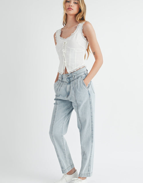 Load image into Gallery viewer, MABLE Pleated Front Detail Straight Jeans
