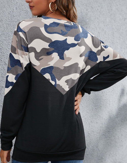 Load image into Gallery viewer, Camouflage Round Neck Long Sleeve Sweatshirt
