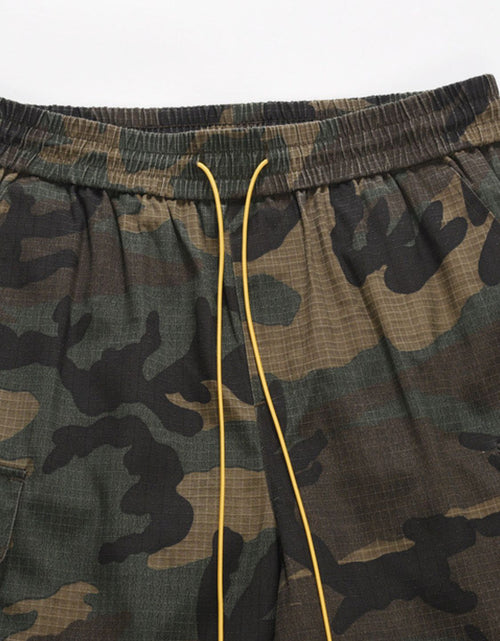 Load image into Gallery viewer, Men's Drawstring Camouflage Shorts

