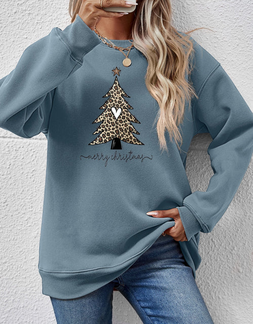 Load image into Gallery viewer, Christmas Tree Graphic Long Sleeve Sweatshirt

