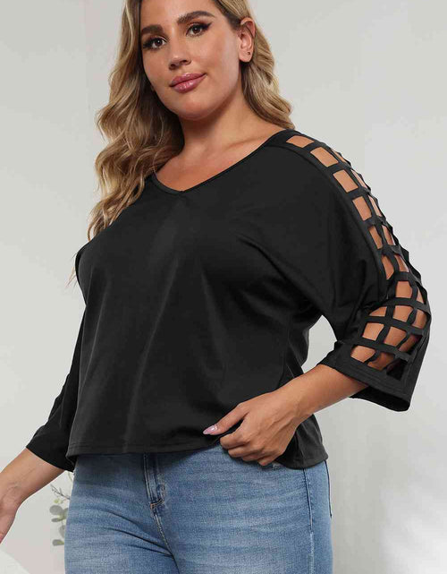 Load image into Gallery viewer, 3/4 Sleeve Cutout Detail Top
