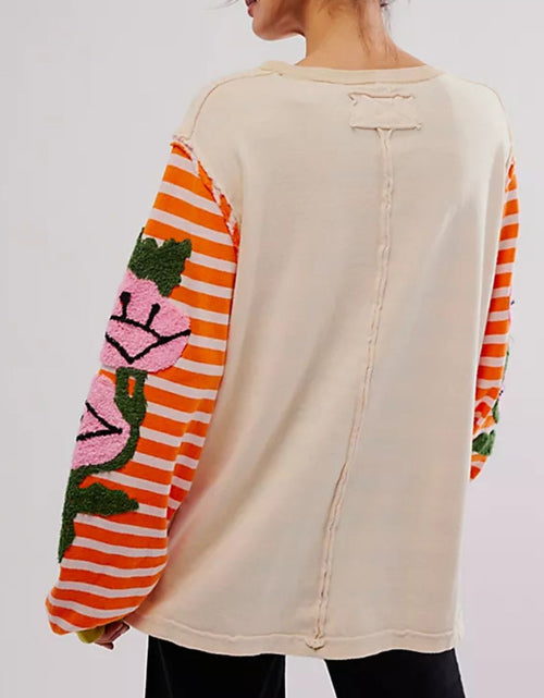 Load image into Gallery viewer, Striped Round Neck Long Sleeve Sweatshirt
