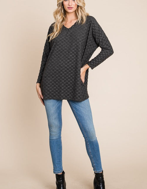 Load image into Gallery viewer, BOMBOM Checkered Long Sleeve V-Neck T-Shirt

