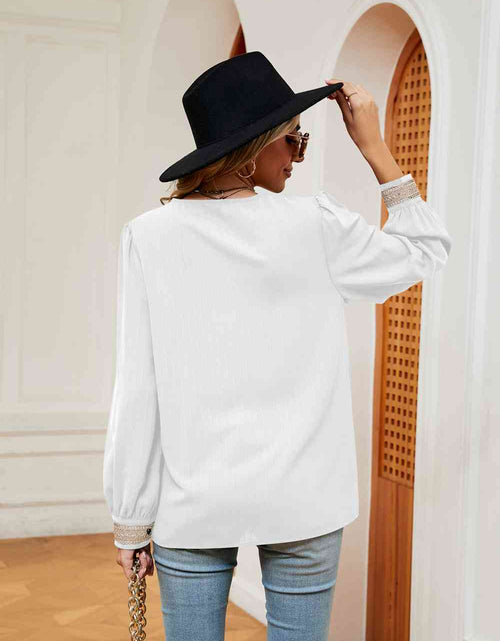 Load image into Gallery viewer, Contrast Puff Sleeve Blouse
