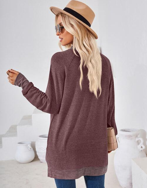 Load image into Gallery viewer, Contrast Mock Neck Long Sleeve T-Shirt
