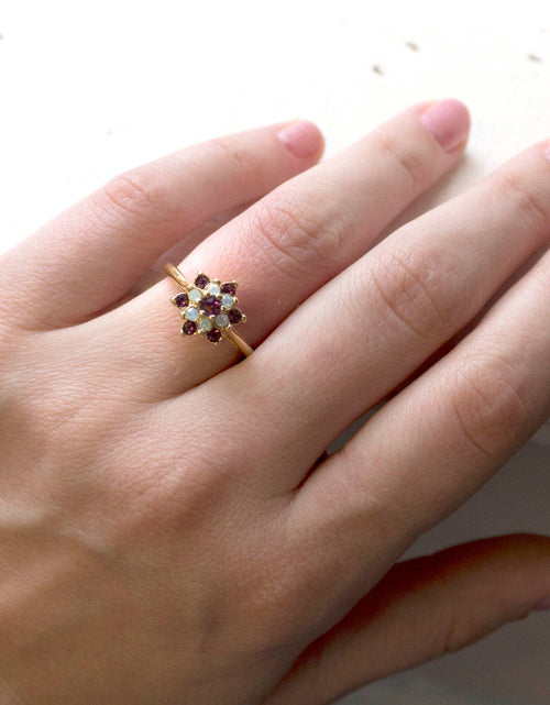 Load image into Gallery viewer, Vintage Rose and Amethyst Austrian Crystal Star Ring 18k Yellow Gold Electroplate Made in the USA by PVD Vintage Jewelry
