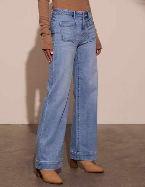 Load image into Gallery viewer, High Rise Front Pocket Patch Wide Leg Jeans
