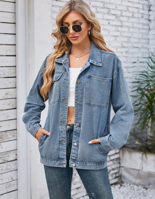Load image into Gallery viewer, Pocketd Button Up Detachable Hooded Denim Jacket
