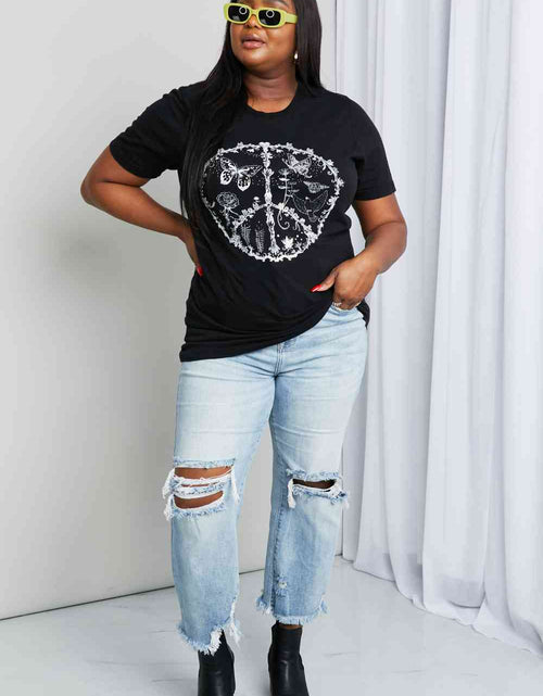 Load image into Gallery viewer, mineB Full Size Butterfly Graphic Tee Shirt
