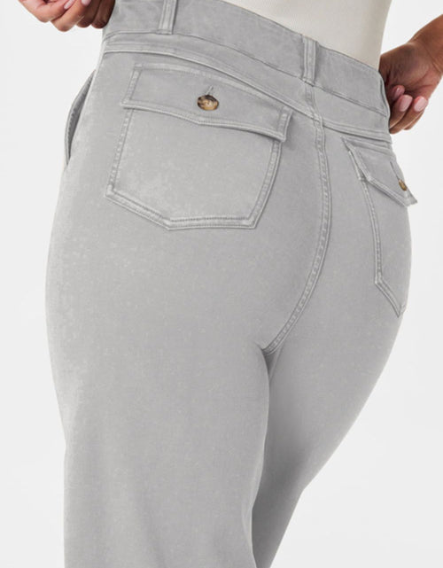 Load image into Gallery viewer, High Waist Jeans with Pockets
