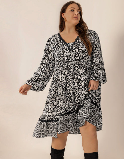 Load image into Gallery viewer, Plus Size Lace Detail Printed Balloon Sleeve Dress
