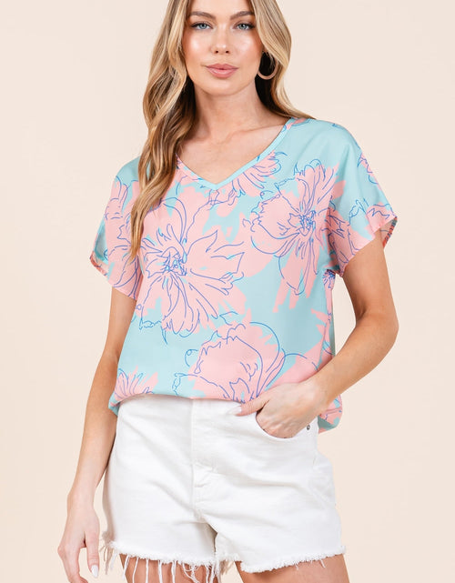Load image into Gallery viewer, BOMBOM Floral Short Sleeve T-Shirt
