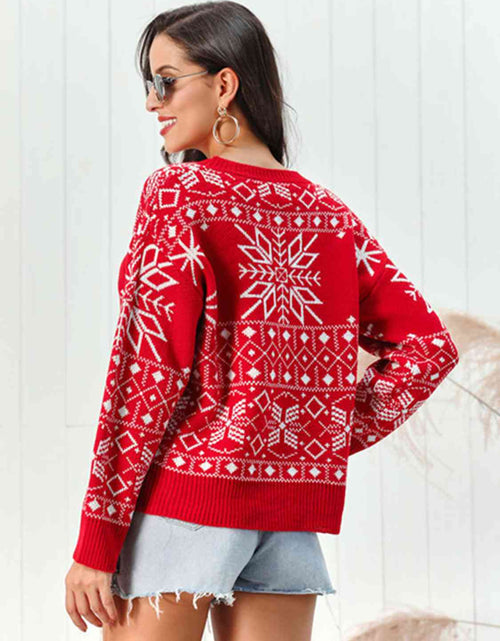 Load image into Gallery viewer, Snowflake Pattern Round Neck Sweater
