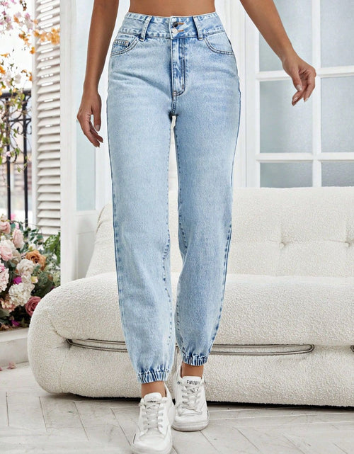 Load image into Gallery viewer, High Waist Jeans with Pockets
