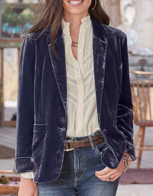 Load image into Gallery viewer, Pocketed Button Up Lapel Collar Blazer
