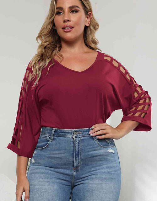 Load image into Gallery viewer, 3/4 Sleeve Cutout Detail Top
