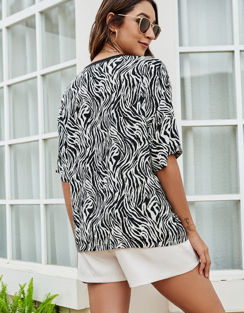 Load image into Gallery viewer, Printed Round Neck Half Sleeve Top
