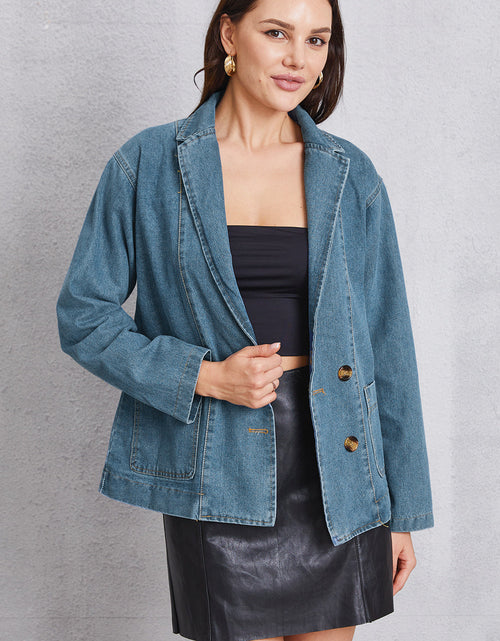 Load image into Gallery viewer, Pocketed Button Up Denim Jacket
