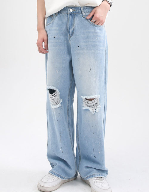 Load image into Gallery viewer, Distressed Jeans with Pockets
