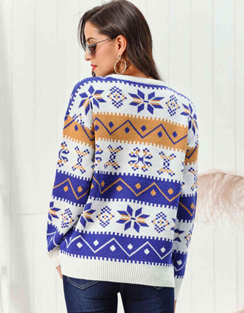 Load image into Gallery viewer, Snowflake Pattern Round Neck Sweater
