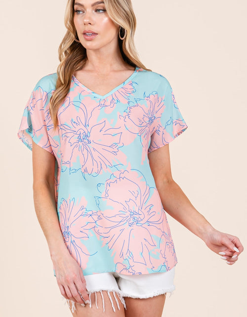 Load image into Gallery viewer, BOMBOM Floral Short Sleeve T-Shirt
