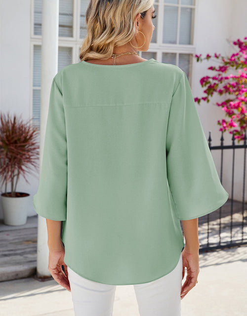 Load image into Gallery viewer, V-Neck Three-Quarter Sleeve Top
